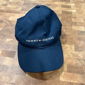 Tommy Hilfiger Navy Blue Baseball Cap – Classic Logo Hat